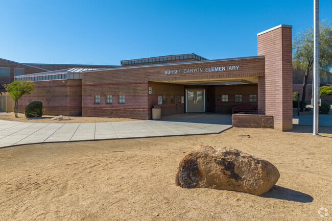 At Sunset Canyon, Paradise Valley students find their path.