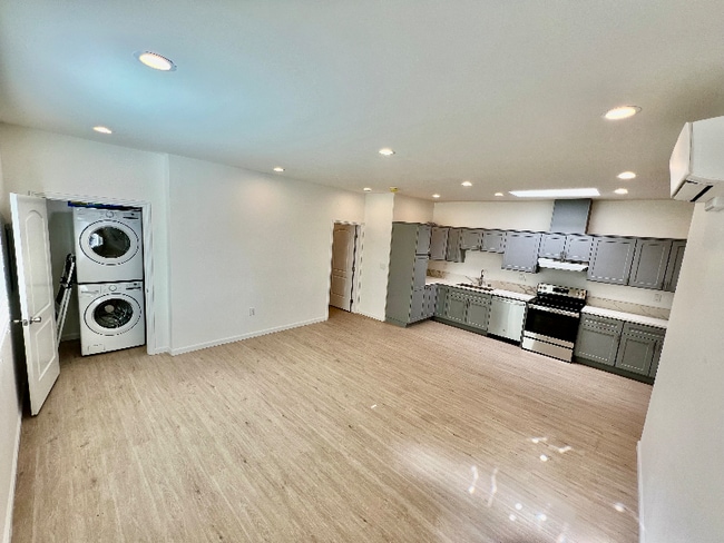 859 W 43rd Place, Los Angeles, CA 90037 - photo 7