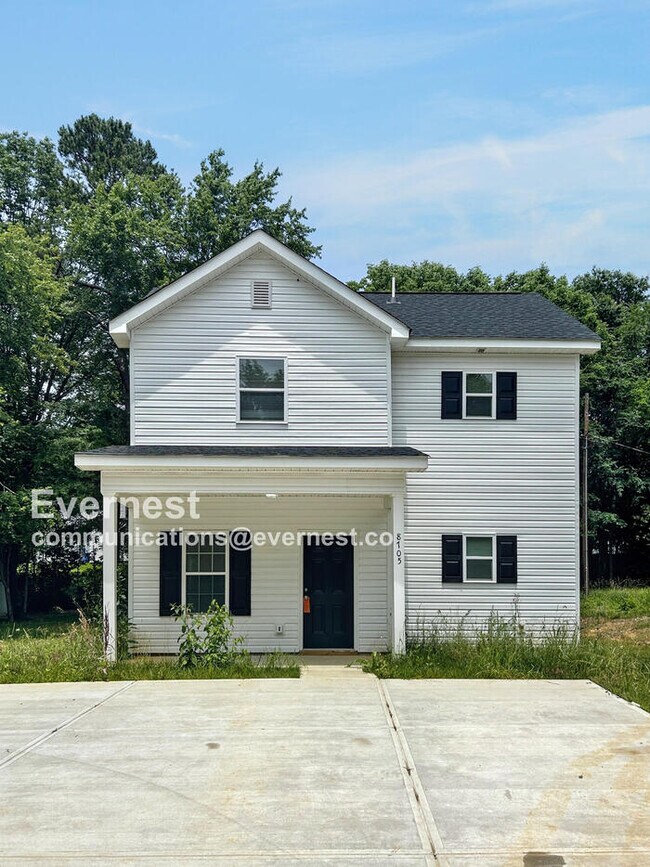 8705 Moody Rd, Charlotte, NC 28215