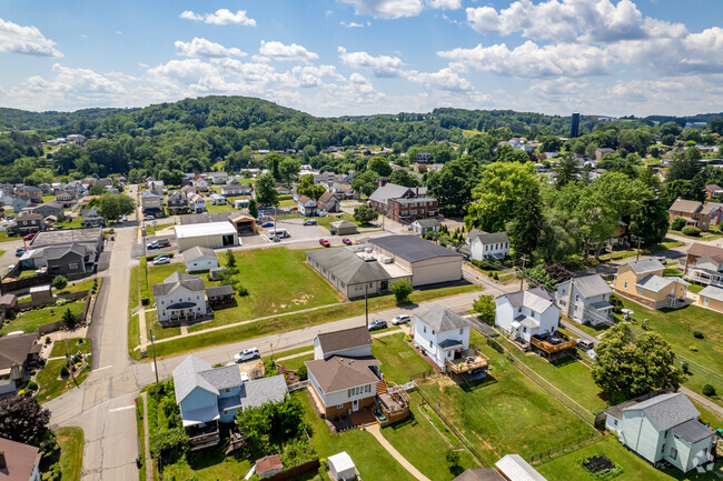 East Franklin is home to Grace Christian School.