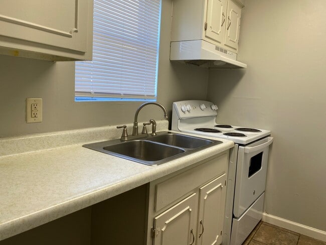 25 Rossfield Cove unit L, Jackson, TN 38305 - photo 2