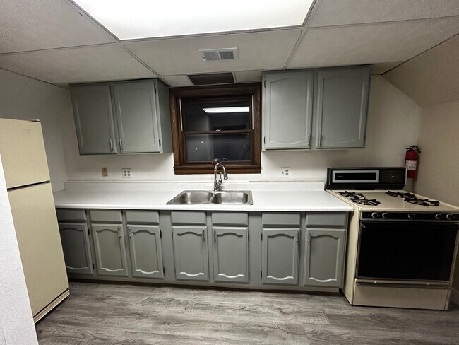 106 Warsaw St unit 106 Warsaw Unit 2, La Porte, IN 46350 - photo 3