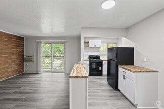 8251-8271 Memphis Ave, Brooklyn, OH 44144