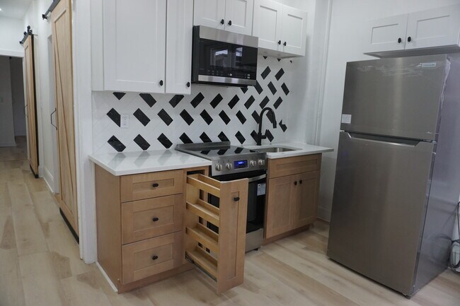 1550 Warren St unit 1, Allentown, PA 18102 - photo 3