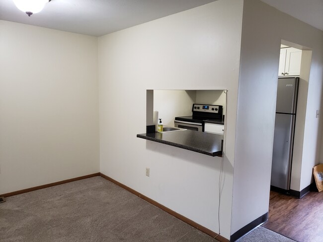 dining & pass through