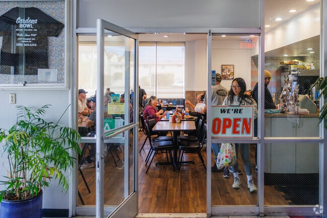 Gardena Bowl Coffee Shop was featured on Netflix's “Breakfast, Lunch And Dinner.