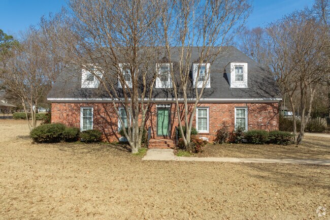 There is high demand for homes close to the Searcy Country Club.