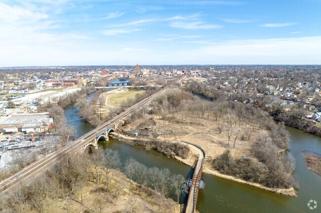 Hurds Island Park has access the 40-mile Fox River Trail that runs through the island