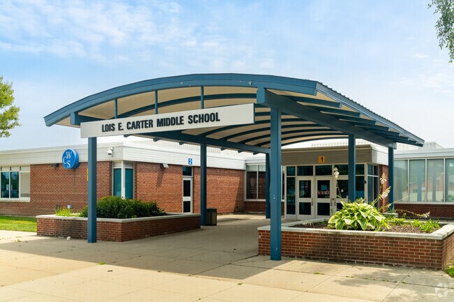 Carter Middle School serves approximately 684 students in grades 6-8.