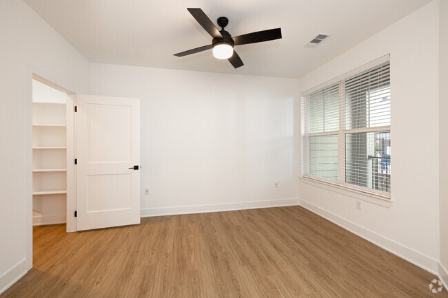 1BR, 1BA - 761SF - Hawthorne - Bedroom