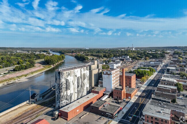 The Riverfront Park neighborhood lies adjacent to downtown Mankato.