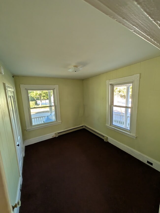 54 Highland St unit 54 Highland, Laconia, NH 03246 - photo 7