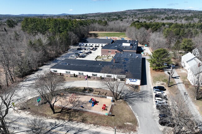 Students in the greater Mechanic Falls region attend Elm Street Elementary School for their primary education.