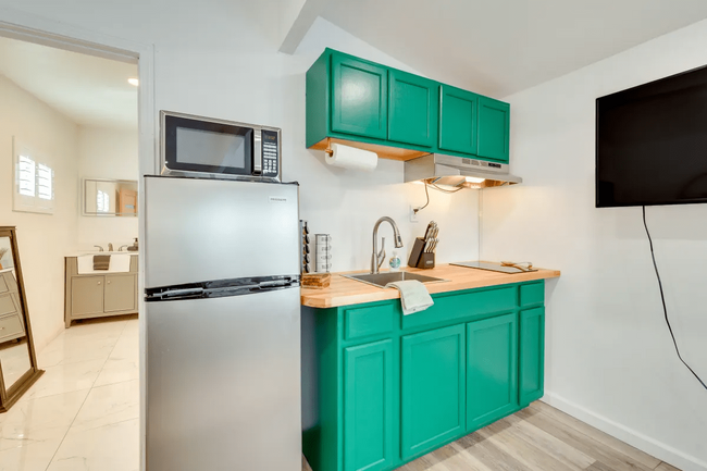 Kitchenette for all necessities