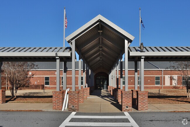 La France Elementary 4