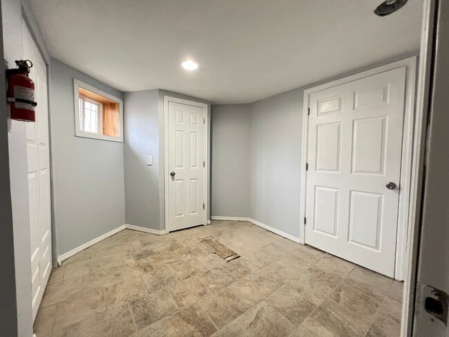 41 Randolph Ave unit Basement, Jersey City, NJ 07305 - photo 4