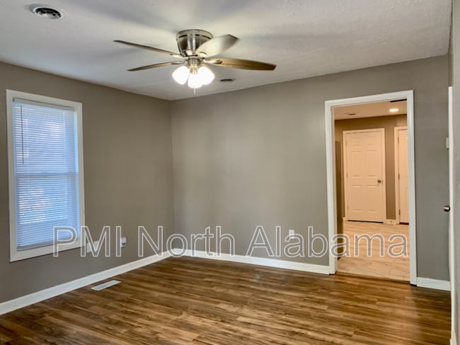 1218 Stevens Ave NE, Huntsville, AL 35801 - photo 6