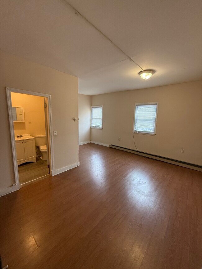 254 Grafton St unit 2, Worcester, MA 01604 - photo 3