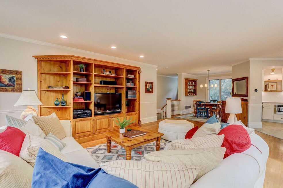 2105 S Fillmore St unit ID1356868P, Denver, CO 80210 - photo 1