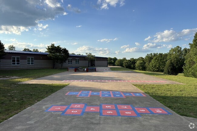 Ashland Elementary School serves the community of Manassas.
