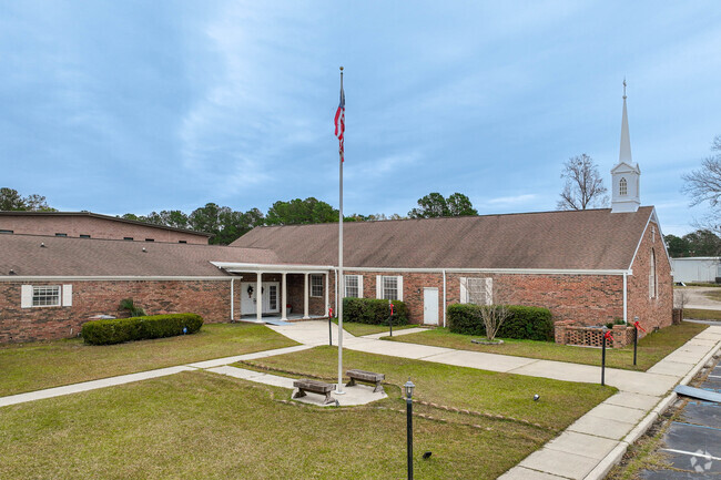 Riverpointe Christian Academy is located in Summerville, South Carolina.