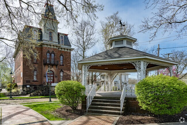 Some of the landmarks in Bedford's Town Square are on the National Register of Historic Places.