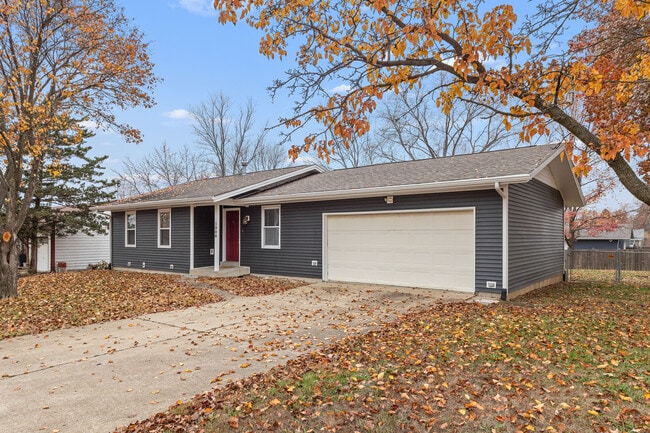 1309 Trading Post Ln, O Fallon, MO 63366 - photo 2