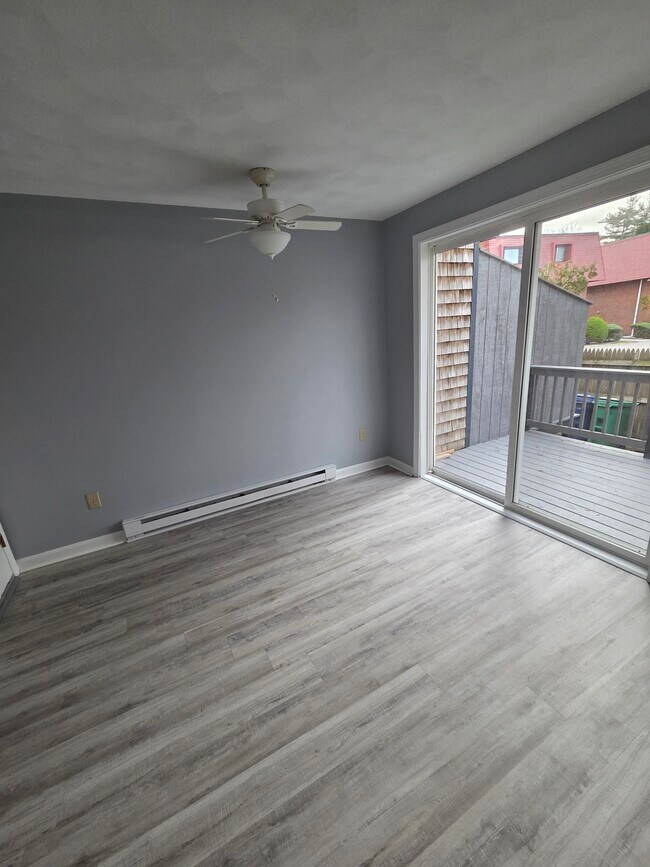 471 W Shore Rd, Warwick, RI 02889 - photo 4