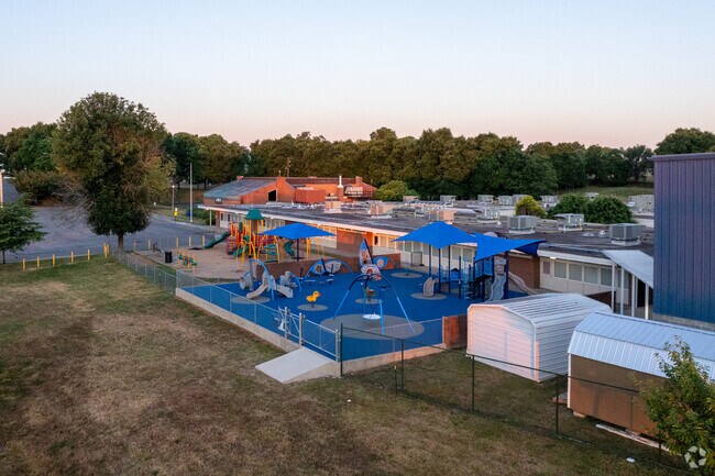 Hurt Park Elementary has a total enrollment of 340 students.