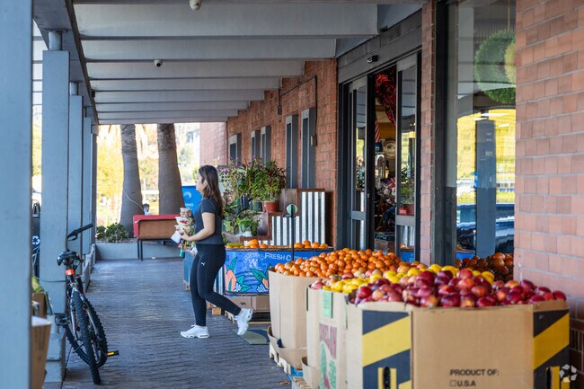 Ridgeview-Webster residents can shop at Manolo Farmers Market.