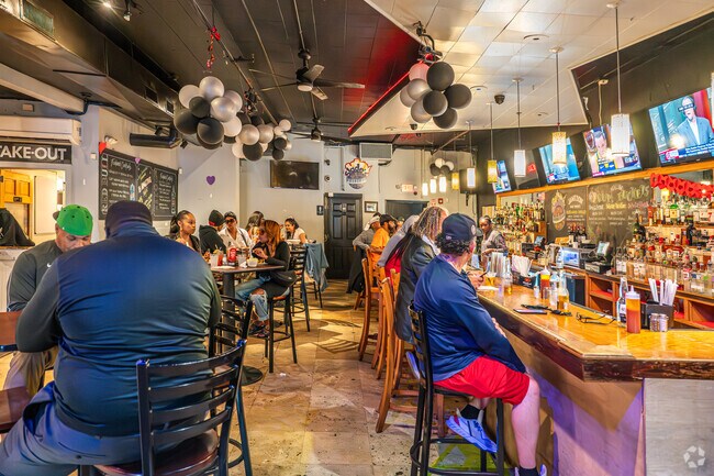 Sav-Mor residents love Slades Bar & Grill for their tasty soul food and live music.