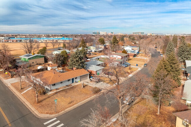 Lynn Knoll has plenty of mid-large ranch style homes.