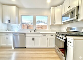 854 Orange Ave, Long Beach, CA 90813