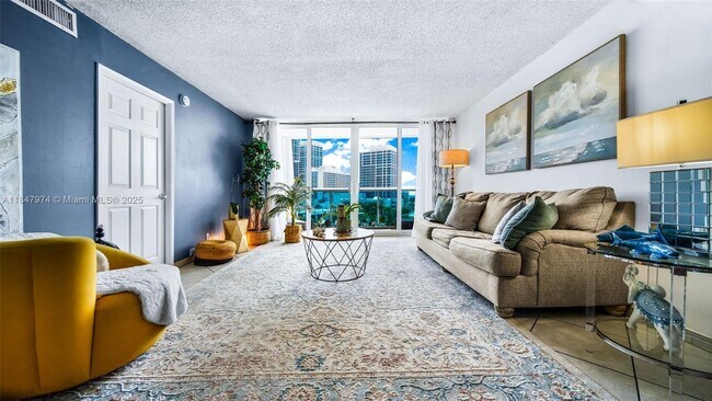 Aquasol unit 7B, Miami Beach, FL 33141 - photo 5