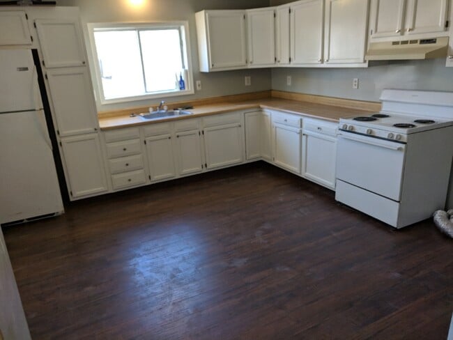 1172 Wyoming Ave unit Front B, Exeter, PA 18643 - photo 7