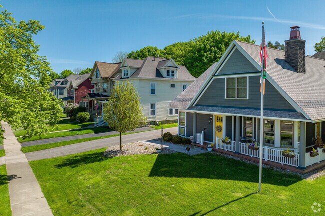 In Tipp Hill, you can find many home types such as Craftsman, Victorians, and Colonials.