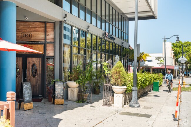 Coral Way is home to XiXon Spanish restaurant offering a Flamengo show on certain nights.