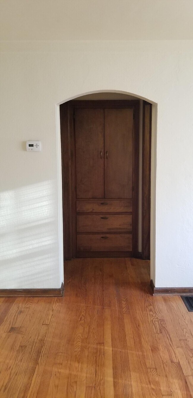 1348 Eastview Ave unit 1348 Eastview Apt A, Columbus, OH 43212 - photo 5