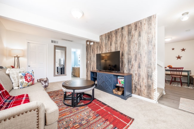 1310 S Woodlawn Ave, Bloomington, IN 47401 - photo 3