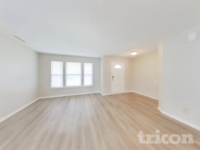 5624 W Littleton Dr, McCordsville, IN 46055 - photo 2