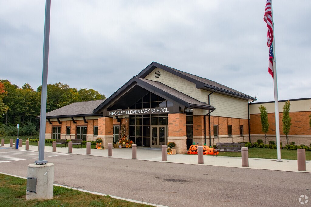 Hinckley Elementary School provides education in the neighborhood of 
Outlying Medina County