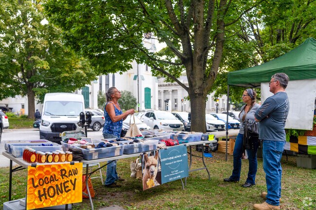 Barre Farmers’ Market near East Barre features local vendors and farm products, supporting Vermont’s sustainable agriculture and rural economy.
