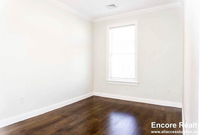 75 Morris St unit 7, Boston, MA 02128 - photo 4