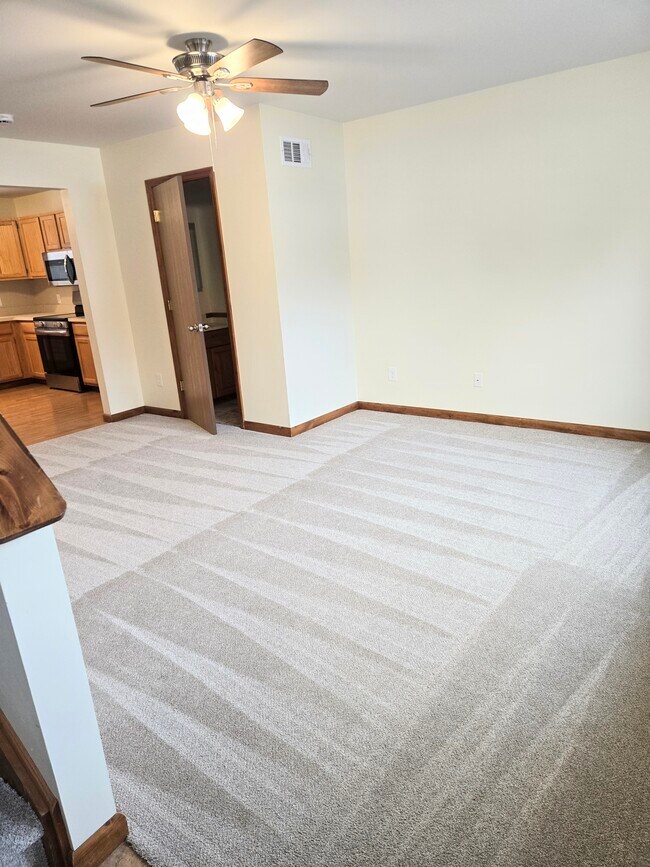 602 Forest Ln unit 1101, Halfmoon, NY 12065 - photo 7