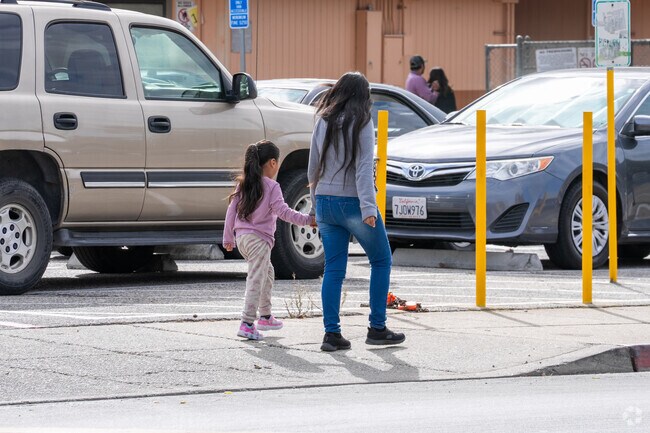 Lets have a walk in East Salinas neighborhood