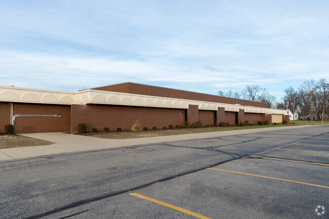 Smith Middle School has a student to teacher ratio of 19 to 1.