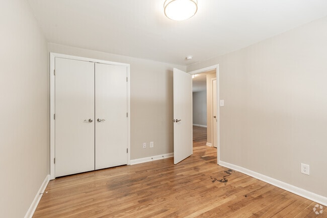 Swansboro Garden- 2BR, 1BA