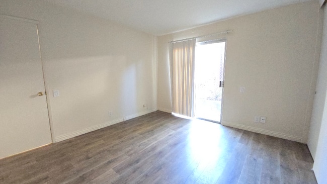 530 N Wilson Ave unit 2, Pasadena, CA 91106 - photo 7