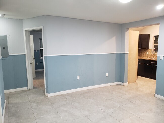 829 NW 113th St unit C, Miami, FL 33168 - photo 2