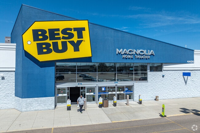 Just west of the neighborhood is Route 59 which features several stores such as Best Buy.